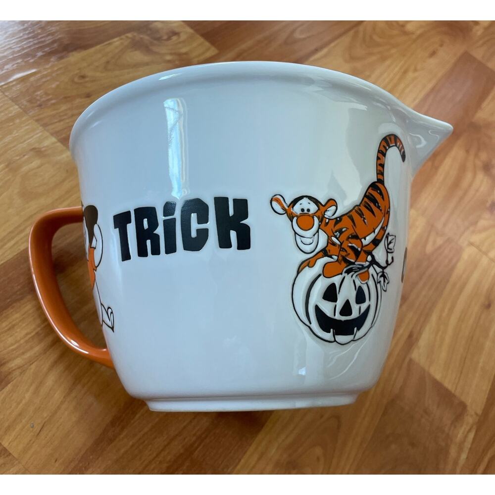 Disney Winnie The Pooh Halloween Large Ceramic Trick Or Treat Mixing Bowl Jug